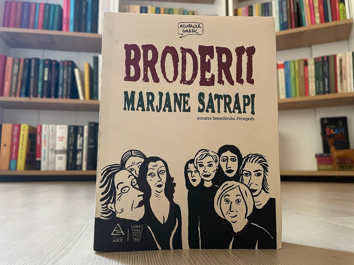 Broderii – Marjane Satrapi | Recenzie